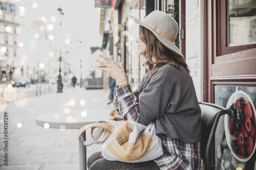 Photography young woman in a cafe