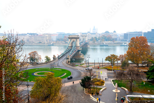 Beautiful view of the Chain Bridge over the Danube river in Budapest