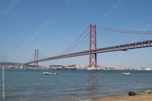 Ponte 25 abril, Portugal