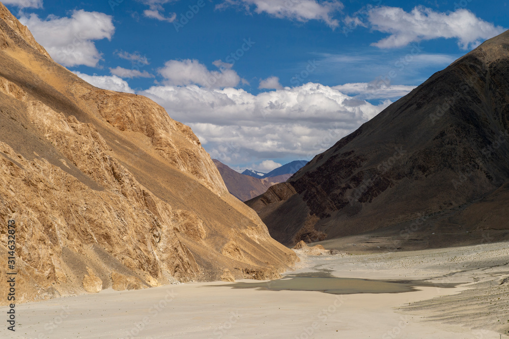 Fototapeta premium Sandy terrain near pangong lake, Ladakh, India, Asia