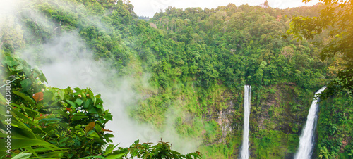 Stunning view of Tad Fane waterfall.