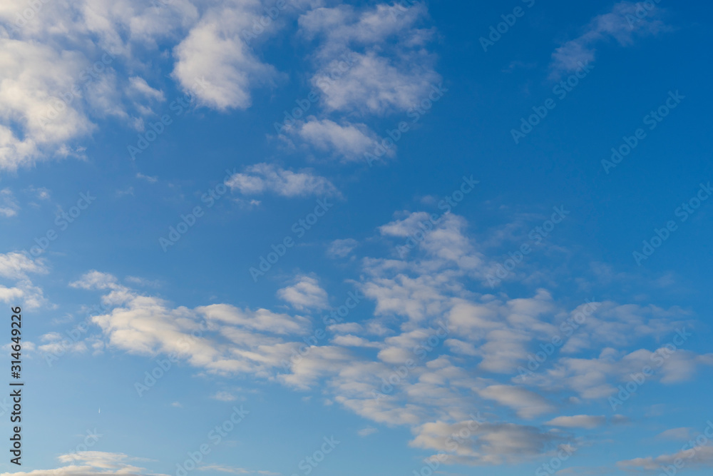 Obraz premium blue sky with white clouds