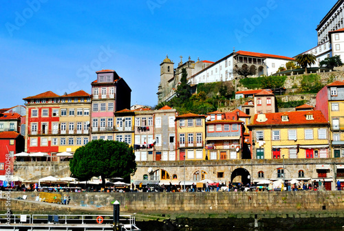 Fototapeta Naklejka Na Ścianę i Meble -  views of the city of Porto Northwest of Portugal