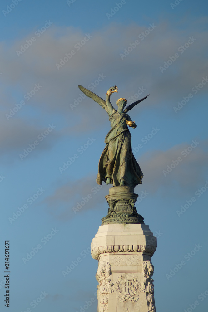 Nizza - Le Monument du Centenaire - Siegesgöttin Nike Stock Photo | Adobe  Stock
