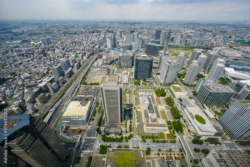 Obraz premium ランドマークタワー - スカイガーデンからの眺望:北西