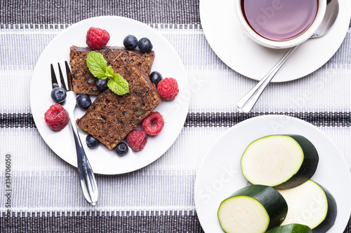 Zucchini chlebell with walnuts and fresh fruits