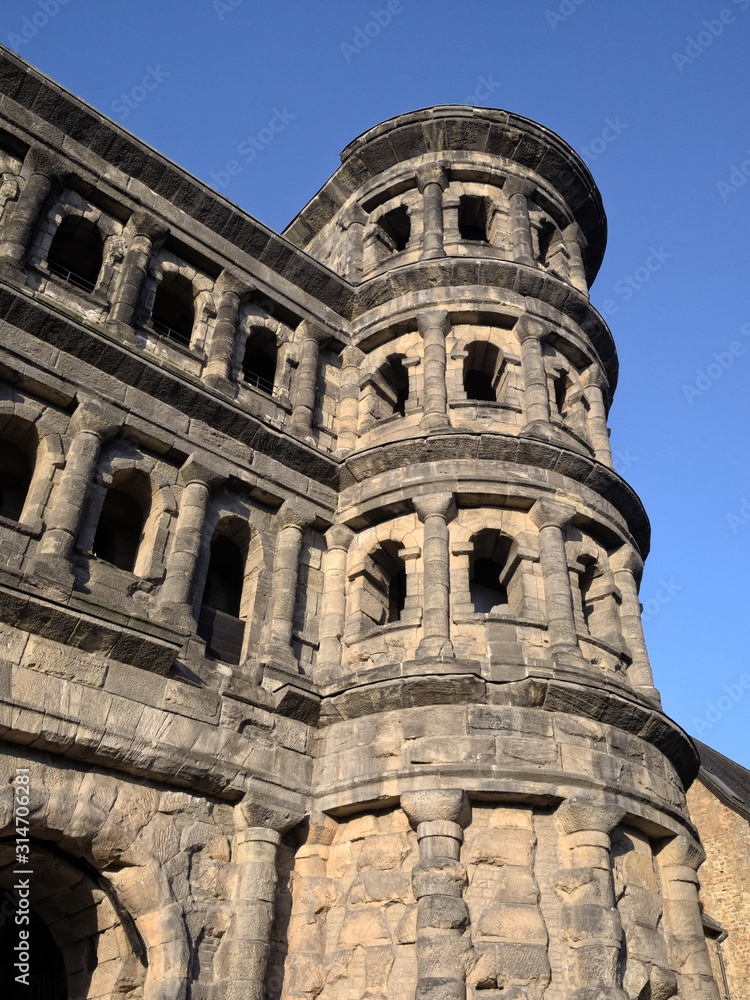 Trier - Porta Nigra, römisches Stadttor , Rheinland-Pfalz, Deutschland, Europa