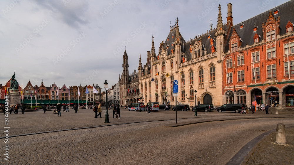 Fototapeta premium Brugia Belgia - Główny plac w Brugii