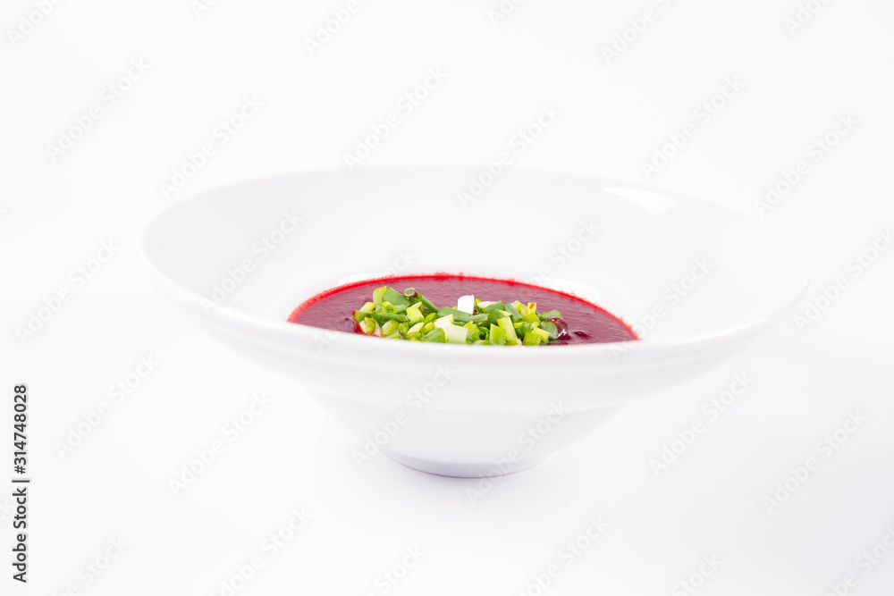 Beetroot cream soup with a heart made of chives - a romantic treat Beetroot cream soup with a heart made of chives - a romantic treat