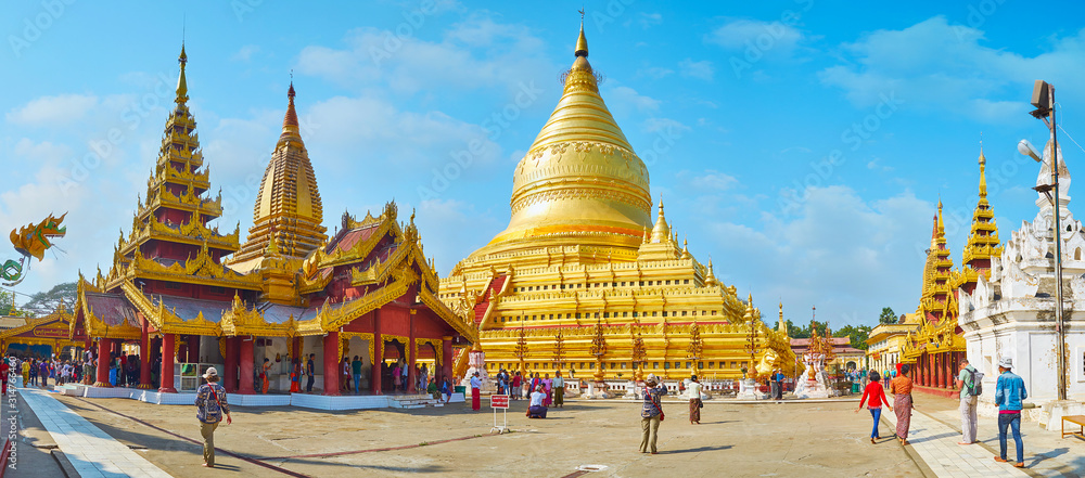 Panorama of Shwezigon Pagoda, Bagan, Myanmar - obrazy, fototapety, plakaty 