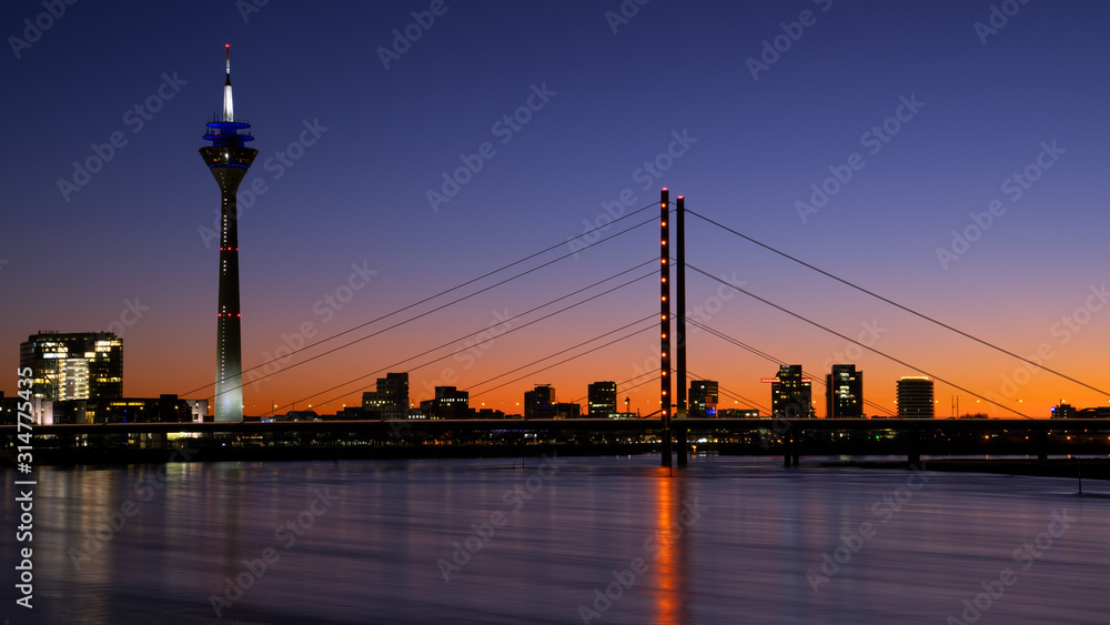 Fototapeta premium Sunset in Dusseldorf, Germany