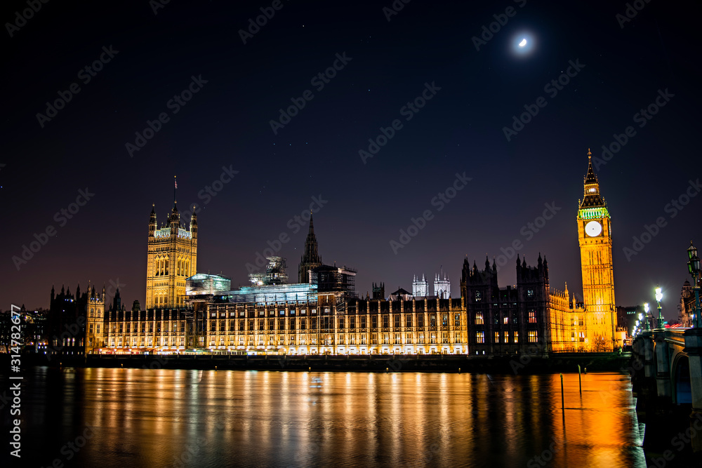 houses of parliament at night