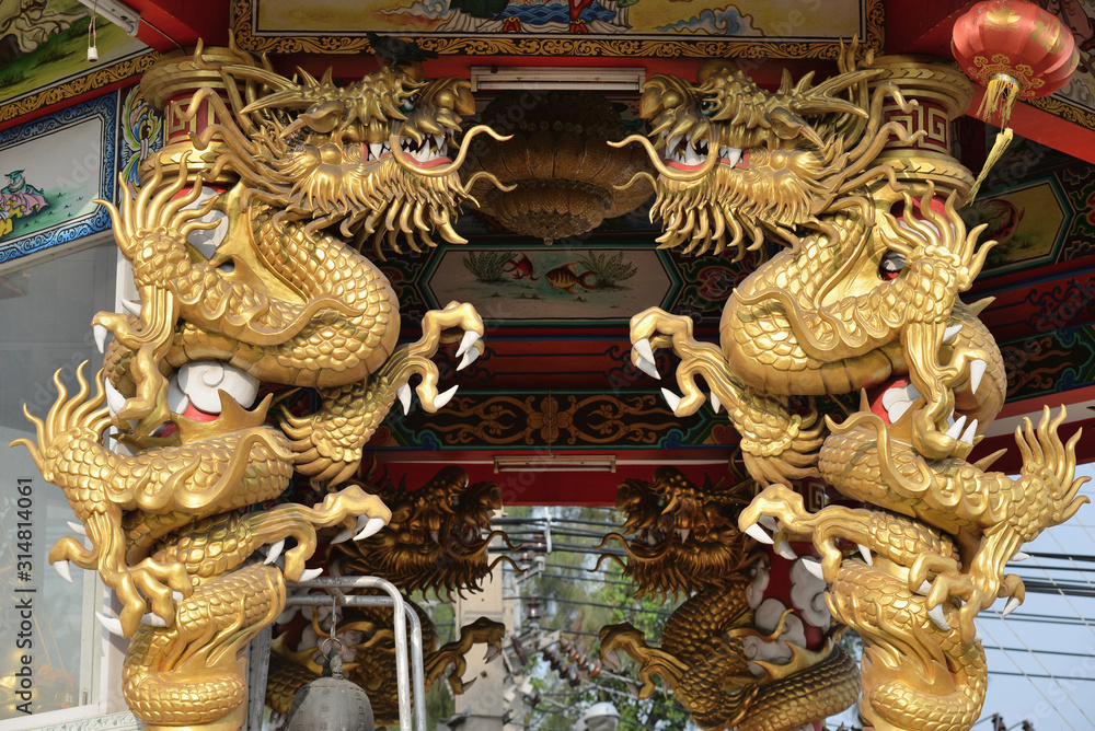 dragon statue in chinese temple    