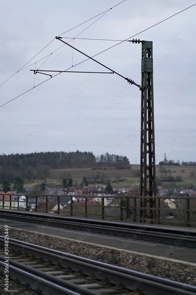 Fototapeta premium Eisenbahn Straße Fernweh Reisen Reiselust Öffentlich Nahverkehr