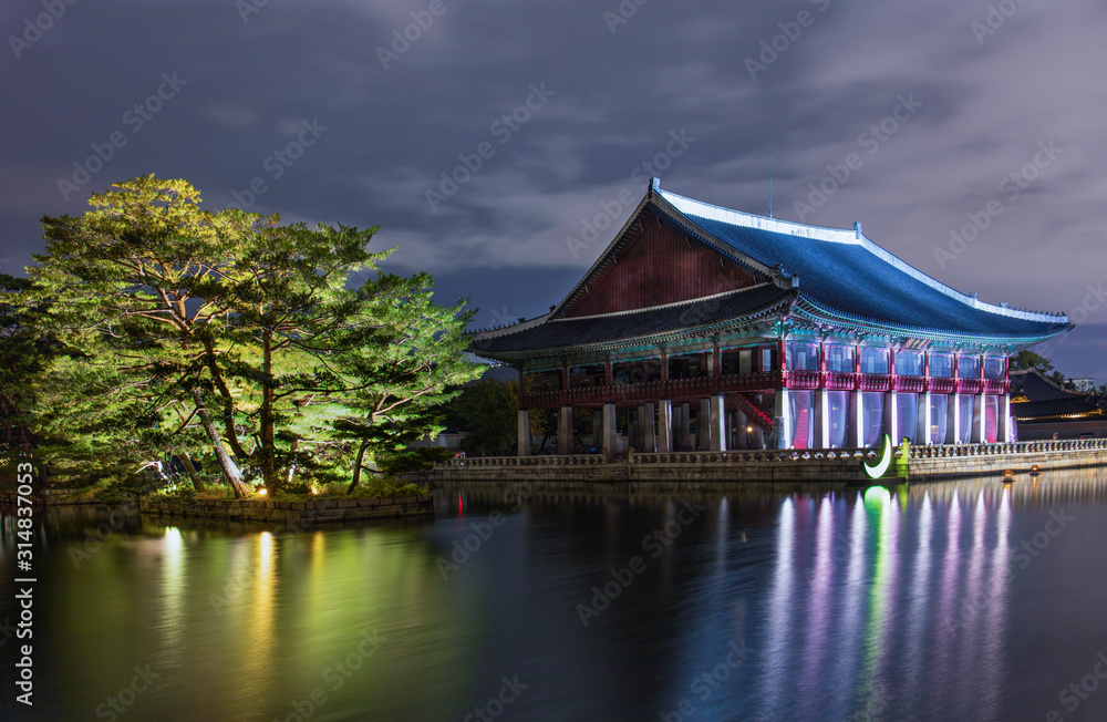 Naklejka premium Gyeongbokgung Palace in Seoul South Korea