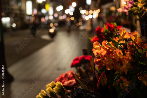 夜の花屋さん © alibi