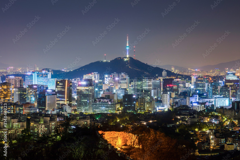 Obraz premium Seoul South Korea City Skyline with seoul tower.