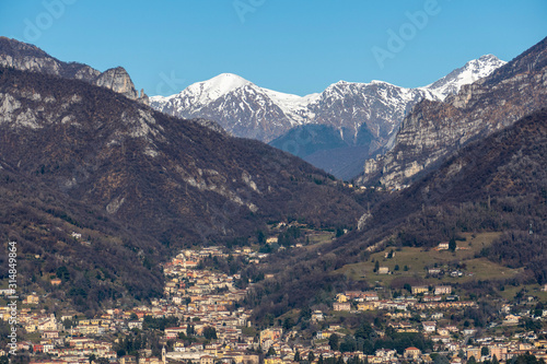 Panorama dal Monte Barro, Galbiate, Lombardia © Alessandro Calzolaro