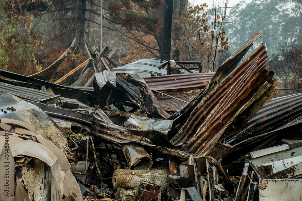 Australian bushfire aftermath: Burnt building ruins and rubble at Blue ...