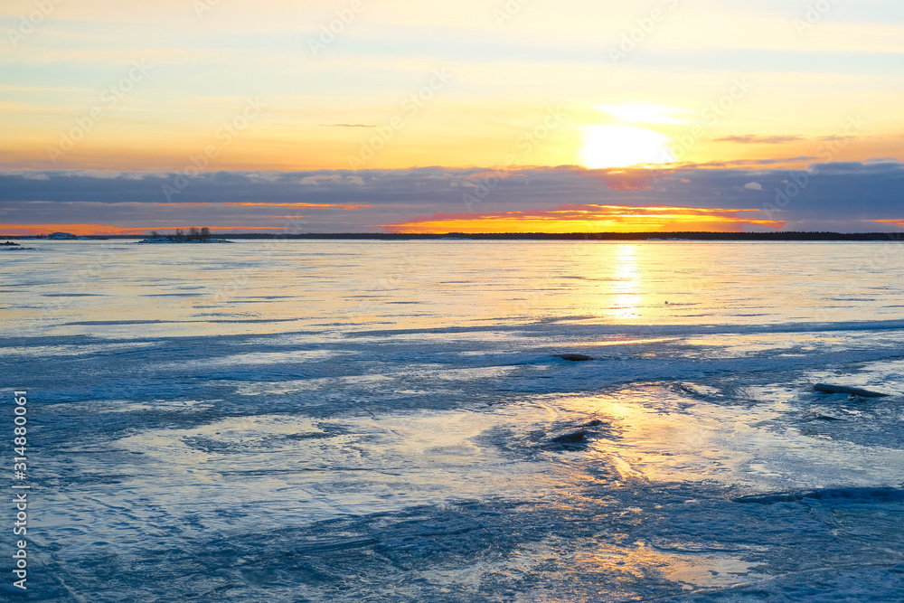 image of the White Sea coast in winter