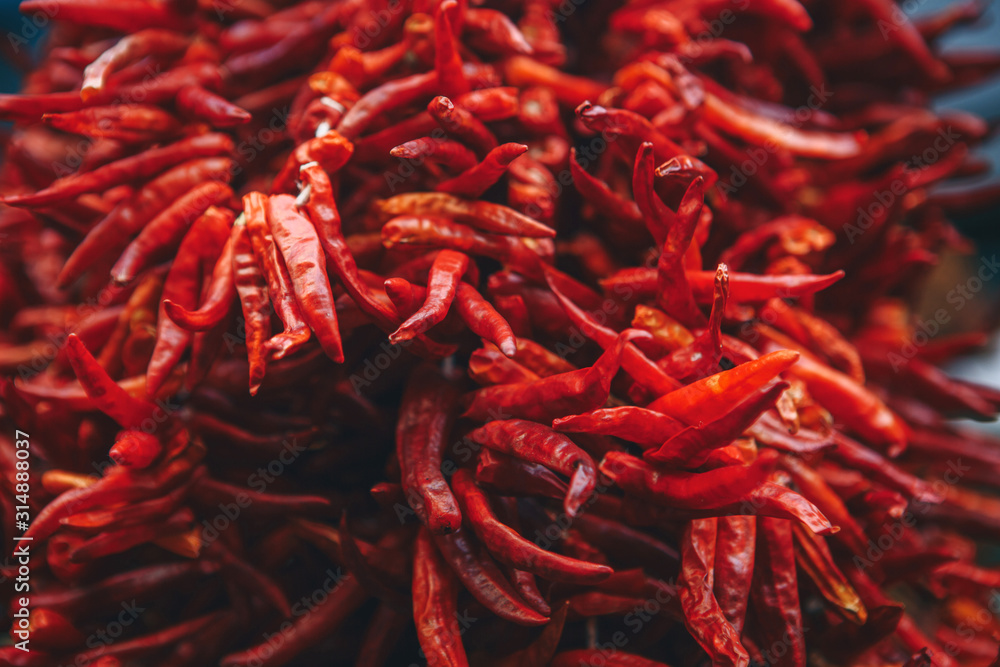 Fototapeta premium Red dried chili or cayenne pepper background