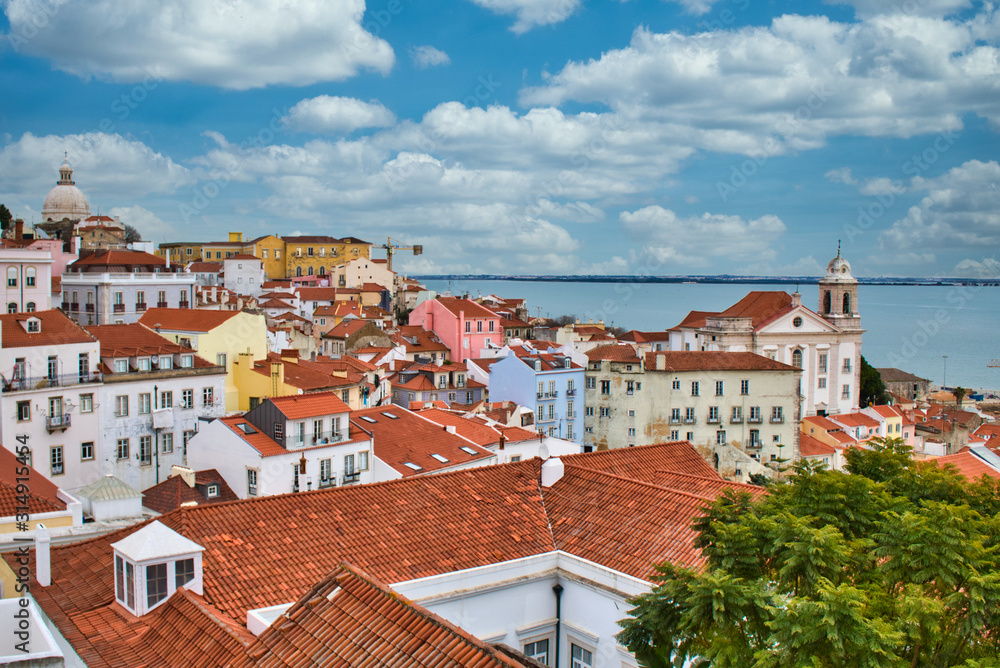 Panorama: Lissabon (über den Dächern)
