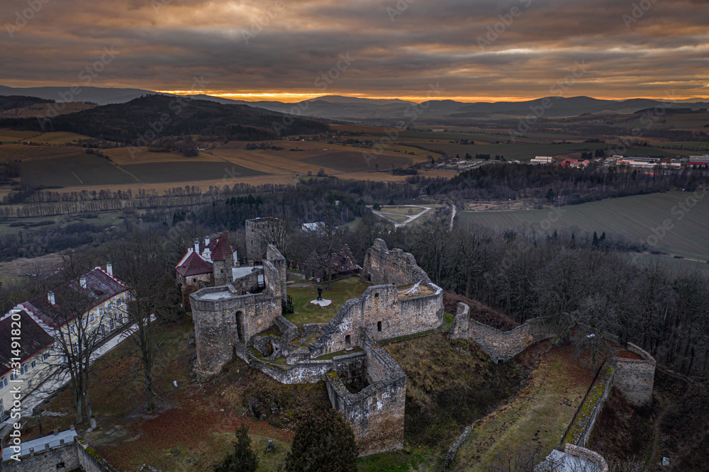 Klenova castle is a large castle located in southwest Bohemia near the town of Klatovy. Only ruins remain from the original castle but buildings of a new chateau were added in the 19th century.