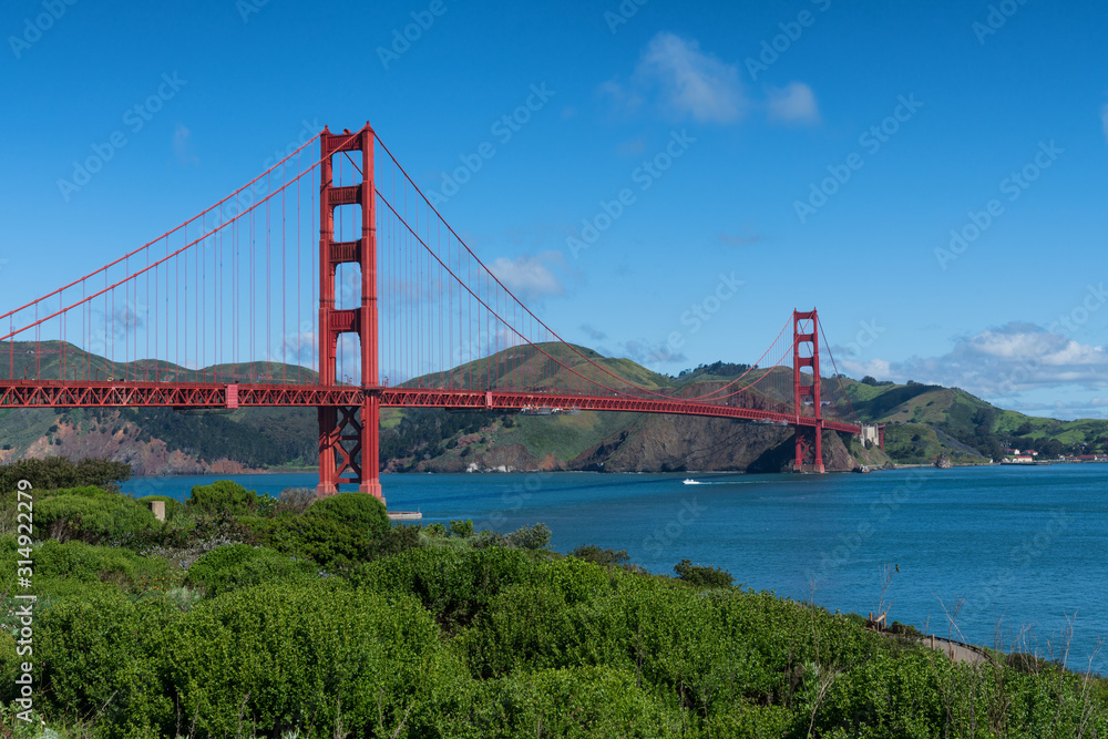 Fototapeta premium Golden Gate Bridge in San Francisco