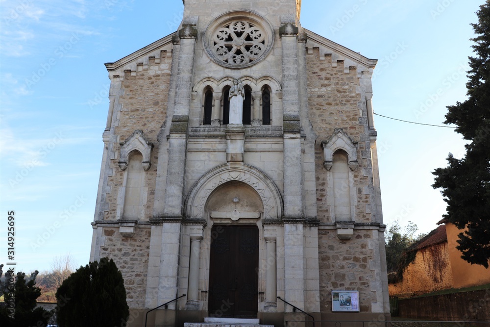 Eglise Saint Blaise dans le village de Marsaz - Département de la Drôme - France - Vue de l'extérieur