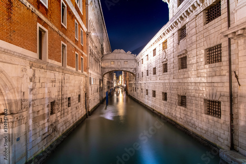 Ponte dei Sospiri Venice