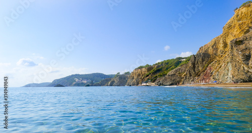 Platja es Figueral und Aguas Blancas, Ibiza, im Sommer © naturenow