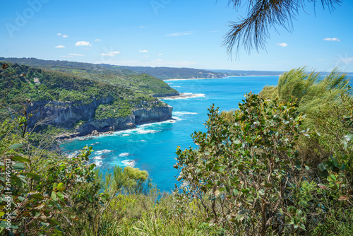 hiking the great ocean walk to milanesia beach, coast of victoria, australia © Christian B.
