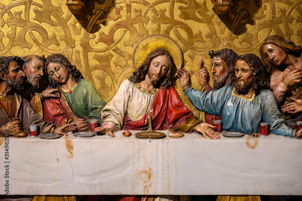 Bratislava, Slovakia. 2019/11/4. A sculpture of the Last Supper according to the painting by Leonardo da Vinci. St Martin's Cathedral, Bratislava Bratislava, Slovakia. 2019/11/4. A sculpture of the Last Supper according to the painting by Leonardo da Vinci. St Martin's Cathedral, Bratislava