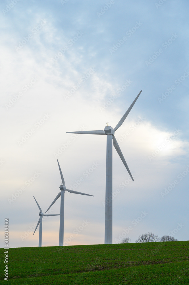 3 Windkraftanlagen in Schleswig-Holstein 3 Windkraftanlagen in Schleswig-Holstein