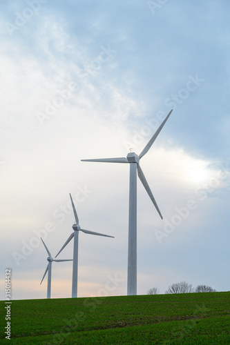 3 Windkraftanlagen in Schleswig-Holstein © IrkIngwer