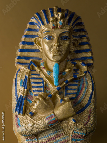 Photo Figure representing the sarcophagus of Tutankhamun,