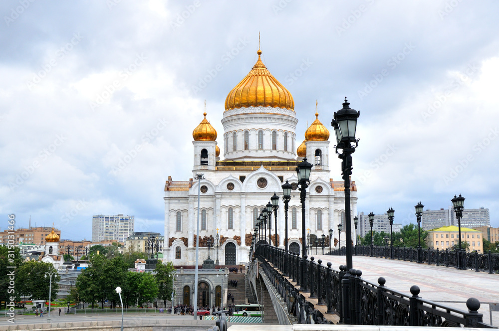 Cathedral of Christ the Savior in cloudy weather