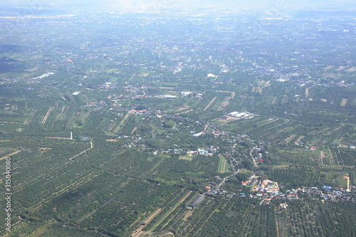 Fototapeta Naklejka Na Ścianę i Meble -  タイ、チェンマイの街並み、空からの景色