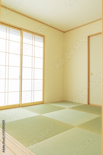 日本の和室全体障子と襖stock Photo Adobe Stock 日本の和室全体障子と襖stock Photo Adobe Stock
