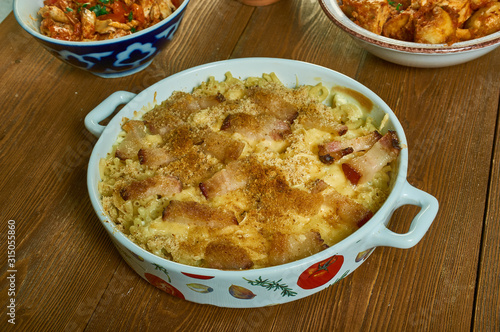 Red Hot Chipotle Bacon Mac and Cheese