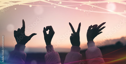Canvastavla Scritta love con le mani per san valentino