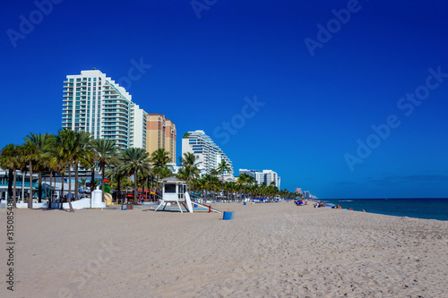 Fort Lauderdale beach with the distinctive wall in the foreground. © Solarisys