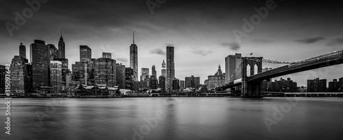 New York Skyline © ikostudio