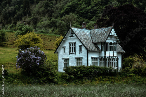 Bilde på lerret abandoned old Norwegian house