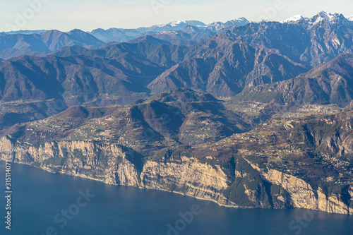 Sponda di ponente del lago di garda vista dal monte baldo © Andrea ANfoto