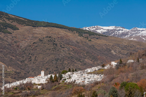 Pueblos andaluces con encanto rural, capileira en las Alpujarras de Granada