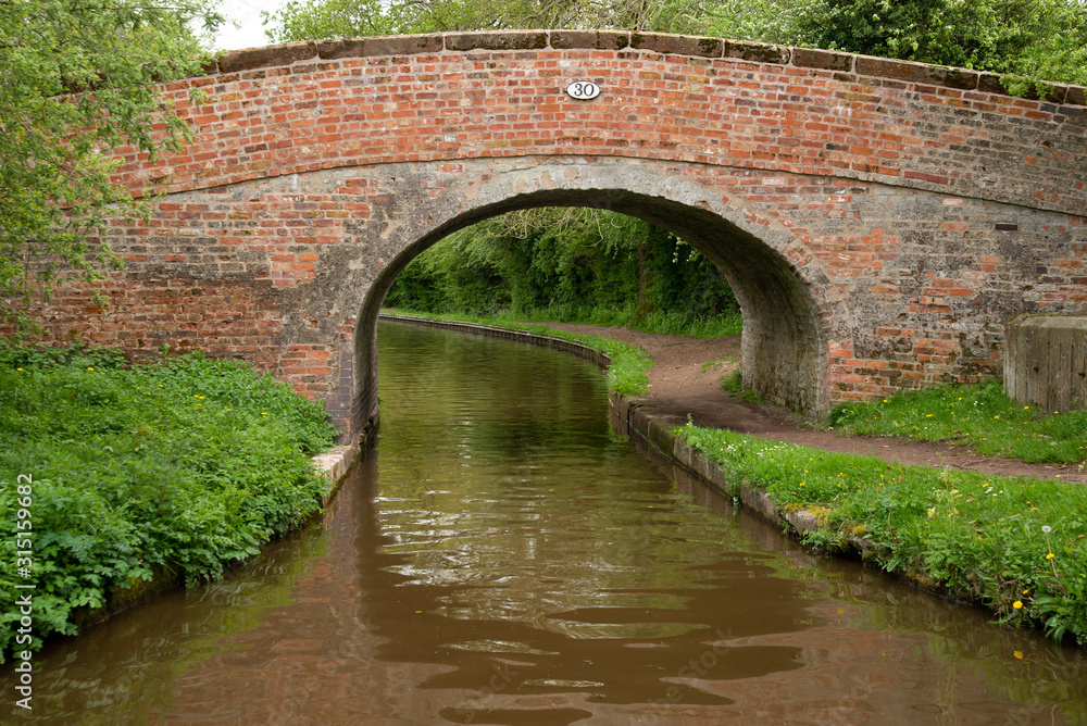 Danson´s Farm bridge No 30 over the Llangollen Canal in Shropshire, UK