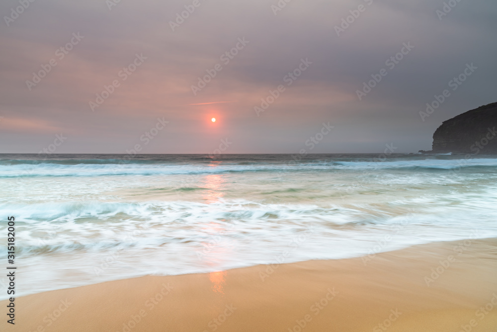 Fototapeta premium Sunrise Seascape and Hazy Sky with High Clouds