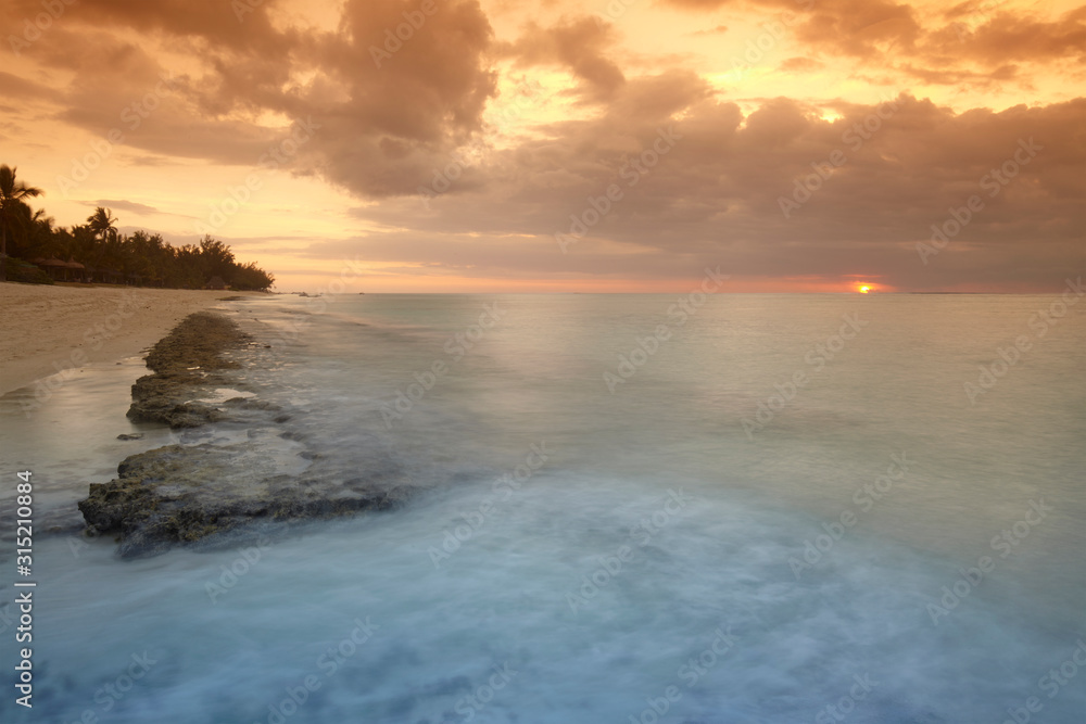 Obraz premium Sunset in Le Morne Brabant, Mauritius