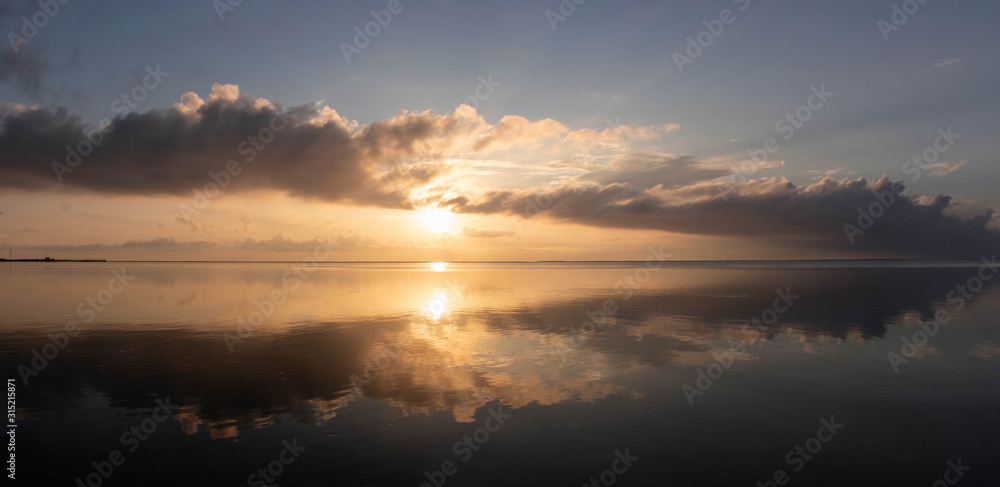 Fototapeta premium amazing sky reflection